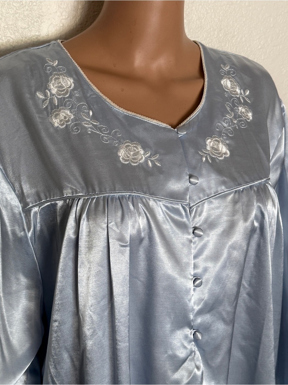 Adonna Woman Vintage Blue Satin Floral Embroidered Long Nightgown 3X - Picture 5 of 9